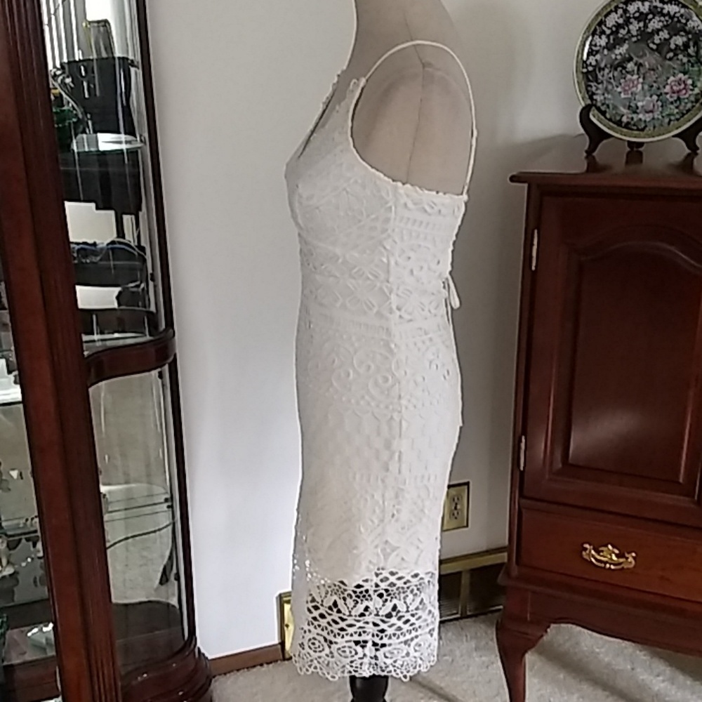 Lulu's Dress - Picture 3 of 8